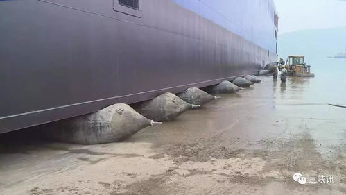 多圖曝光143米“河?！毕滤?，場面霸氣！船舶上排下水氣囊顯神威